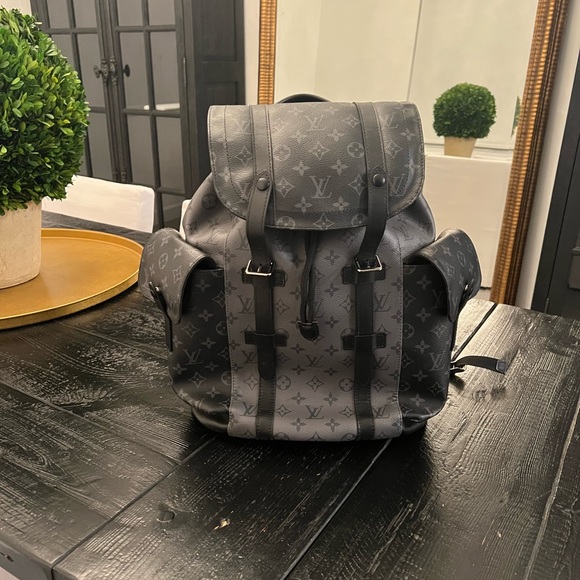 Authentic Louis Vuitton Christopher MM bag in Monogram Eclipse Canvas - Picture 1 of 11